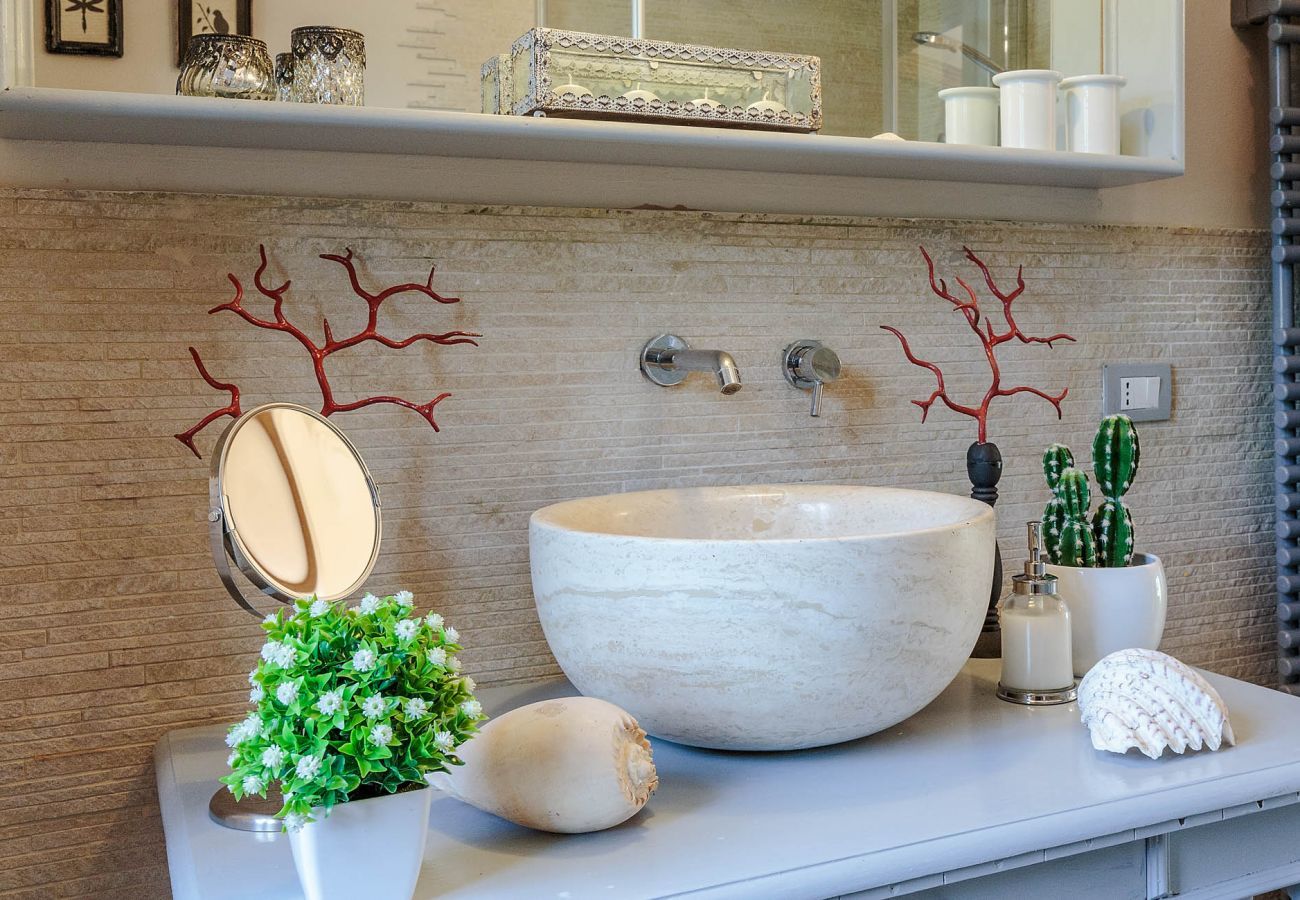 Villa a Camaiore - VILLA BEN, a Stylish Farmhouse with Private Pool and Amazing Views in Camaiore