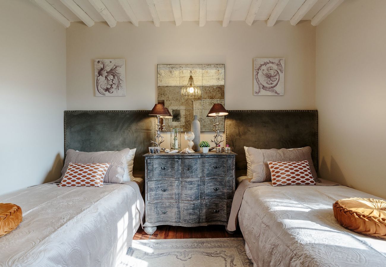Villa a Camaiore - VILLA BEN, a Stylish Farmhouse with Private Pool and Amazing Views in Camaiore