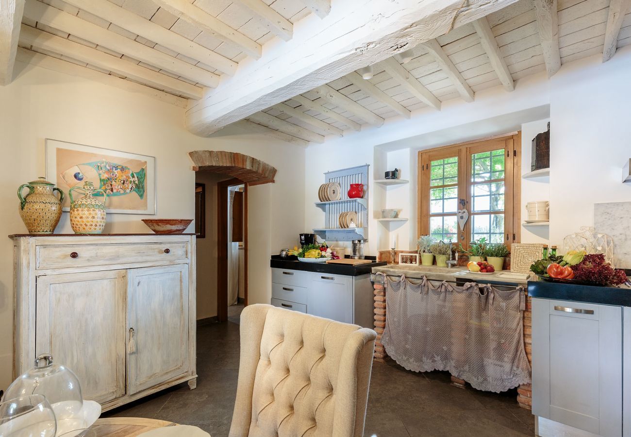 Villa a Camaiore - VILLA BEN, a Stylish Farmhouse with Private Pool and Amazing Views in Camaiore