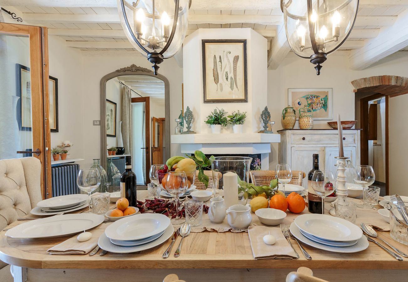 Villa a Camaiore - VILLA BEN, a Stylish Farmhouse with Private Pool and Amazing Views in Camaiore