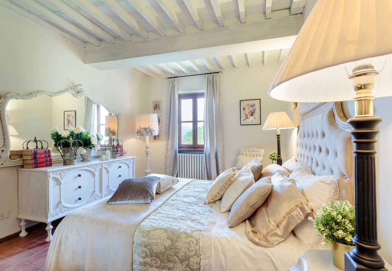 Villa a Lucca - BOCCIOLO FARMHOUSE with POOL, 5 mins to Lucca Town
