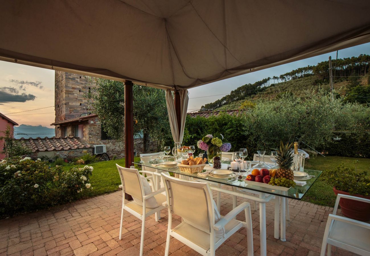 Villa a Capannori - Villa with Private Pool on the Lucca Hills in S. Andrea di Compito