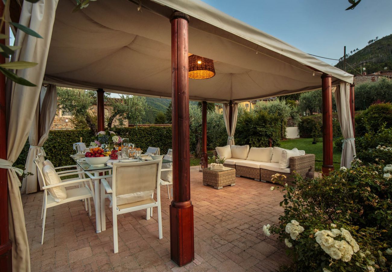 Villa a Capannori - Villa with Private Pool on the Lucca Hills in S. Andrea di Compito