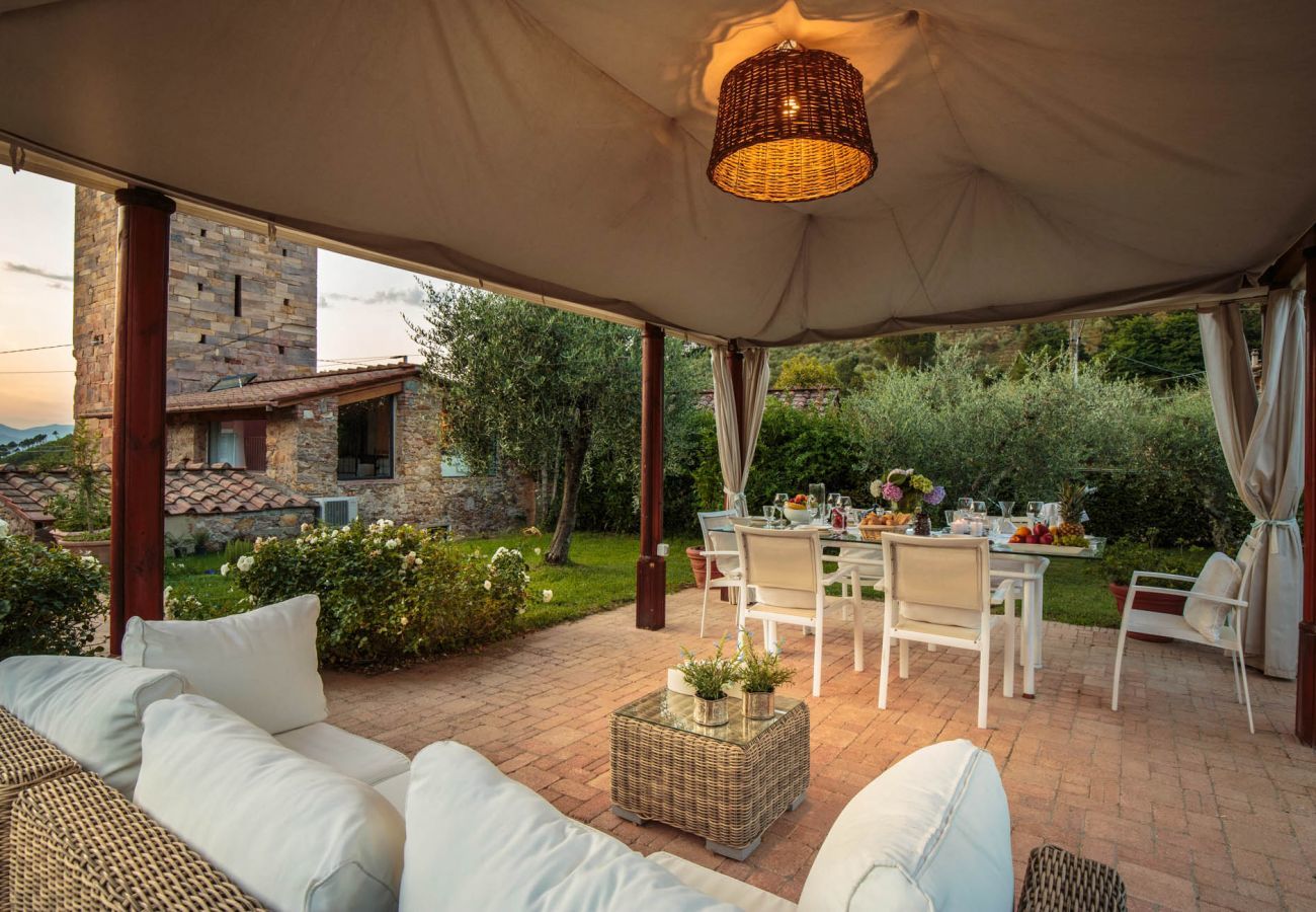 Villa a Capannori - Villa with Private Pool on the Lucca Hills in S. Andrea di Compito