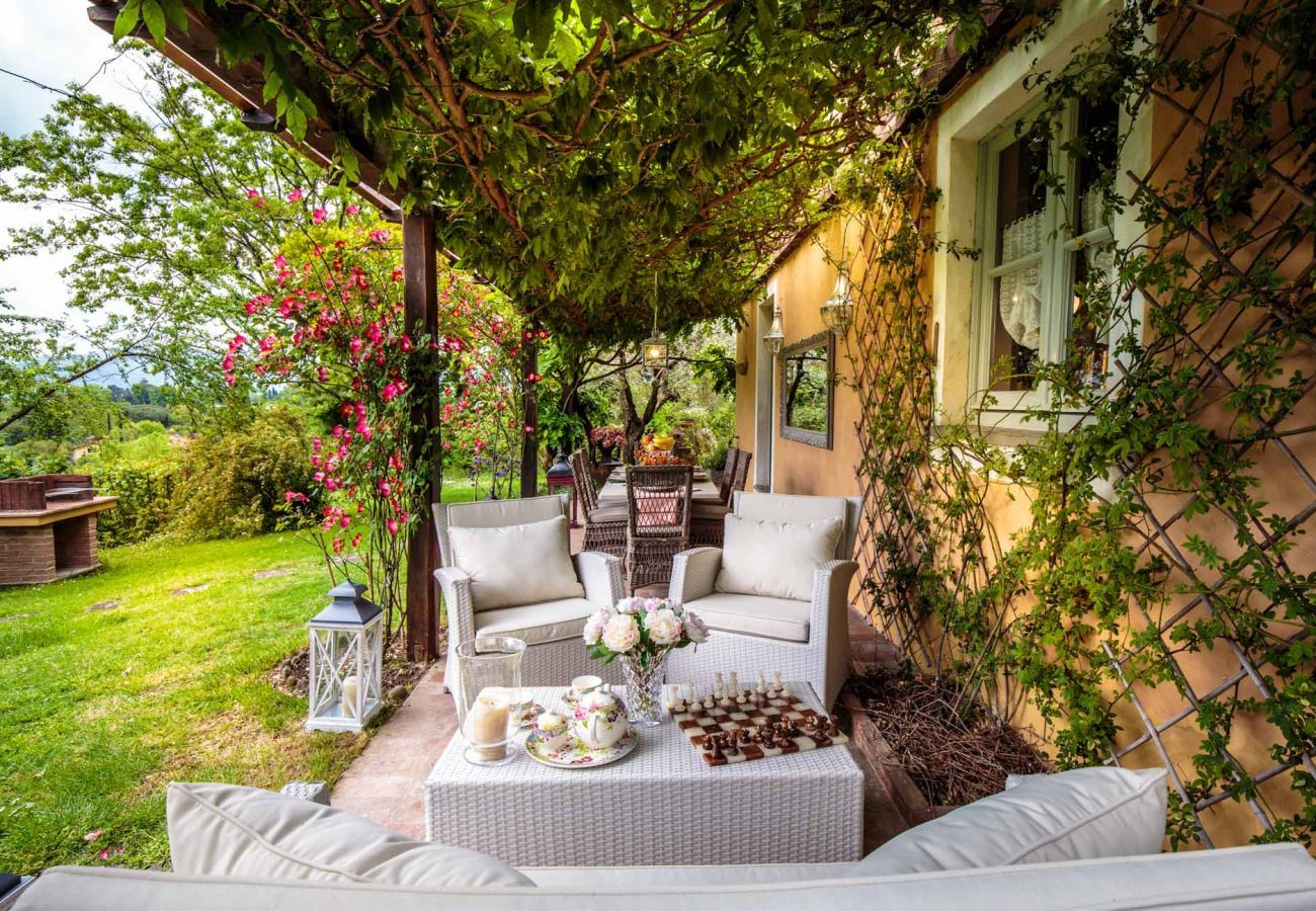 Villa a Lucca - VILLA D'AMICO, charming indulgence overlooking Lucca Town Centre