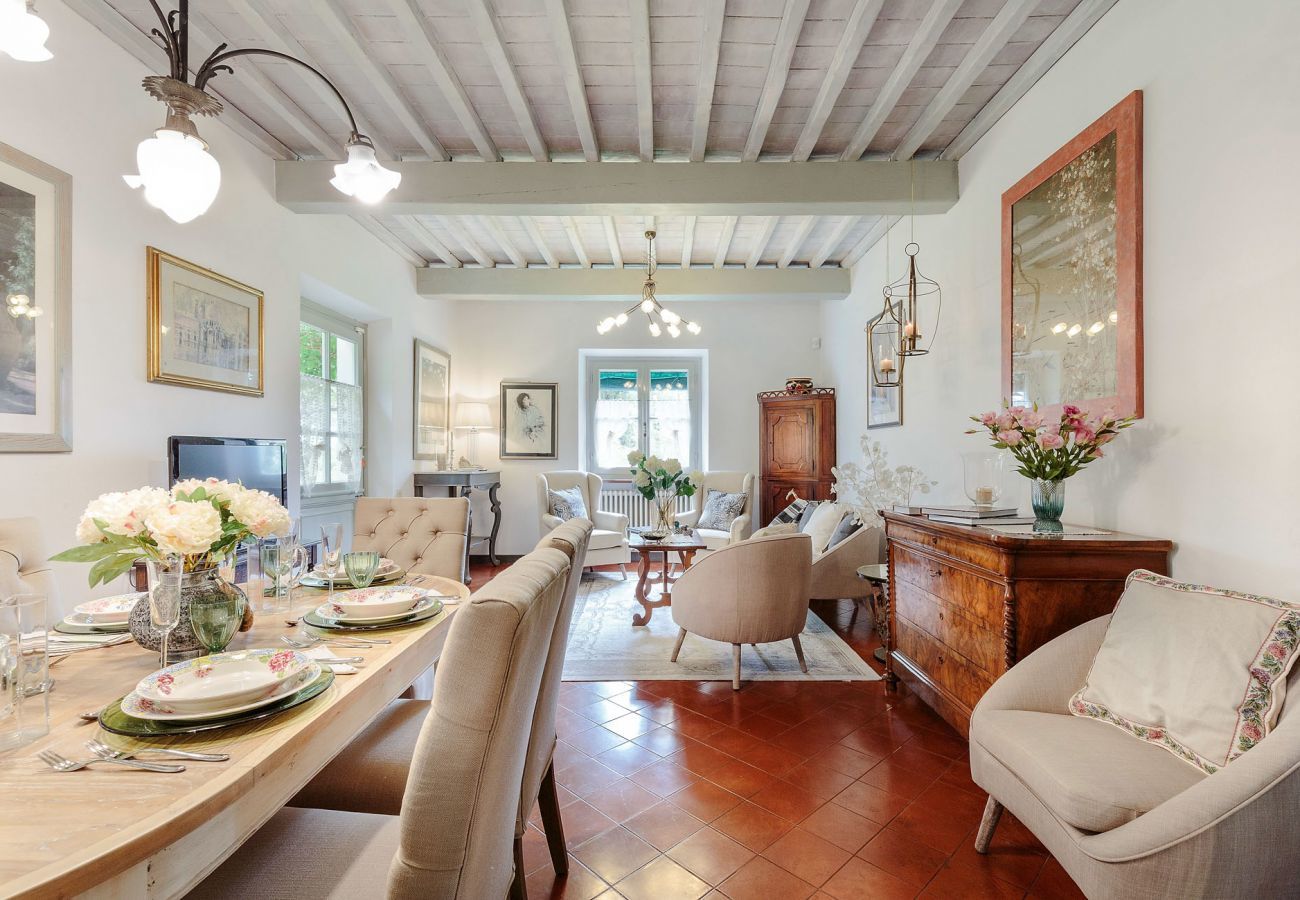 Villa a Lucca - VILLA D'AMICO, charming indulgence overlooking Lucca Town Centre