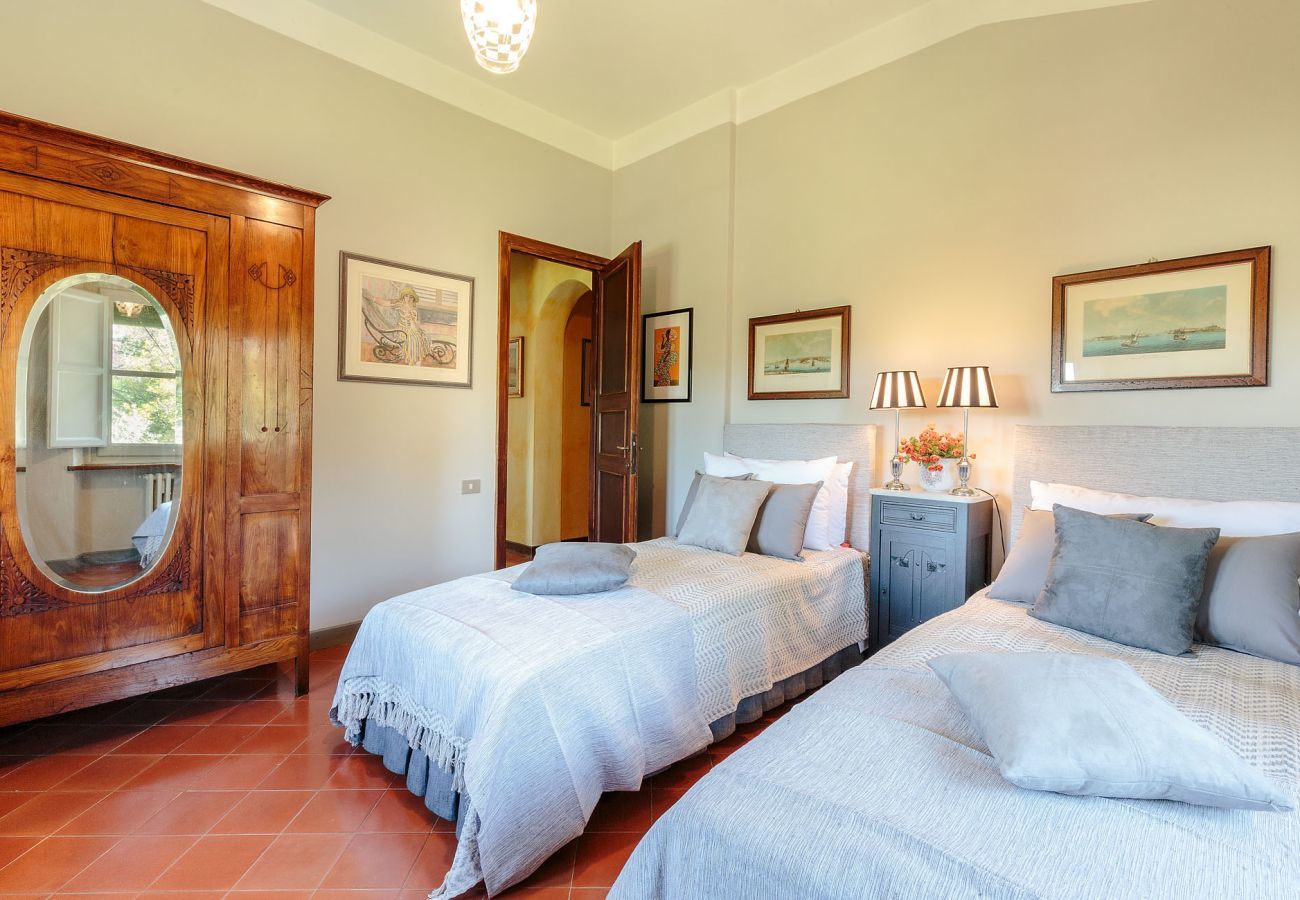 Villa a Lucca - VILLA D'AMICO, charming indulgence overlooking Lucca Town Centre