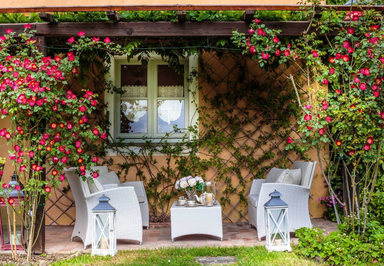 Villa a Lucca - VILLA D'AMICO, charming indulgence overlooking Lucca Town Centre