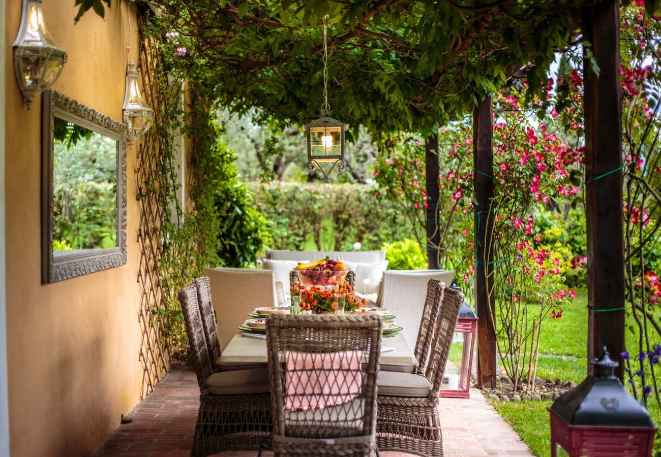 Villa a Lucca - VILLA D'AMICO, charming indulgence overlooking Lucca Town Centre