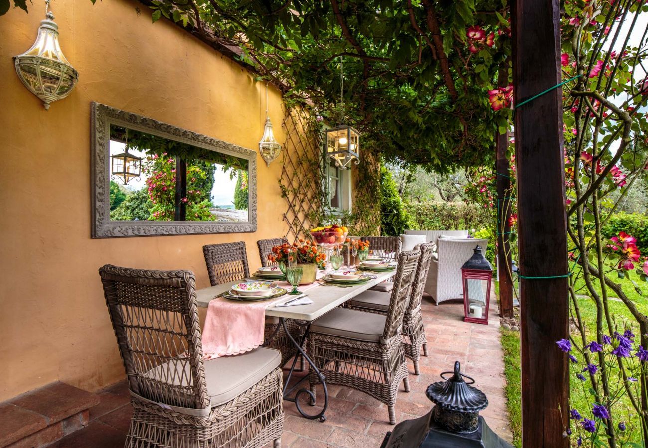 Villa a Lucca - VILLA D'AMICO, charming indulgence overlooking Lucca Town Centre