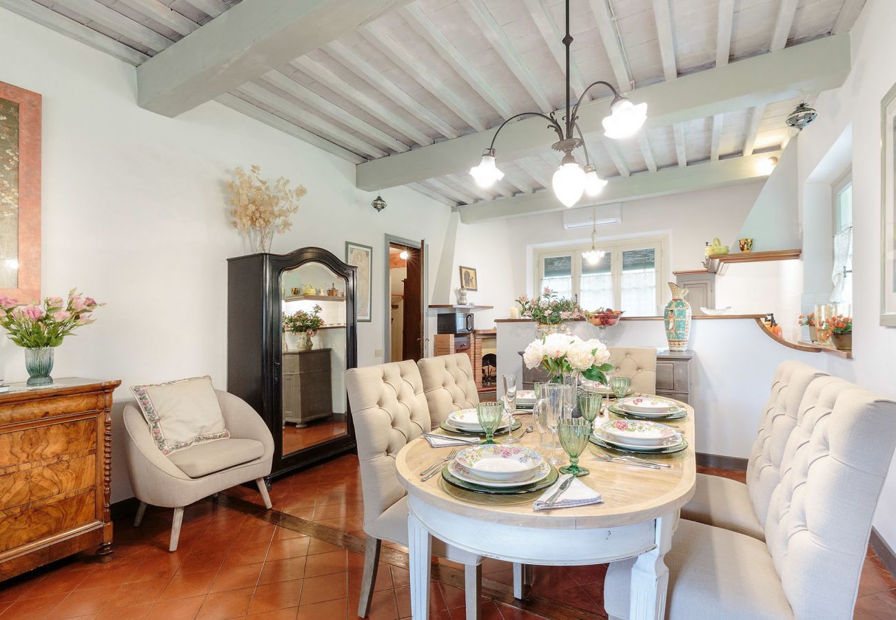 Villa a Lucca - VILLA D'AMICO, charming indulgence overlooking Lucca Town Centre