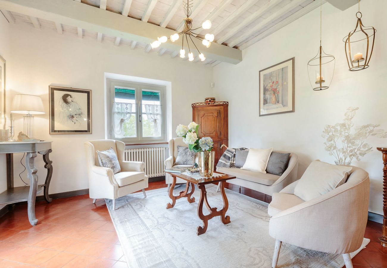 Villa a Lucca - VILLA D'AMICO, charming indulgence overlooking Lucca Town Centre