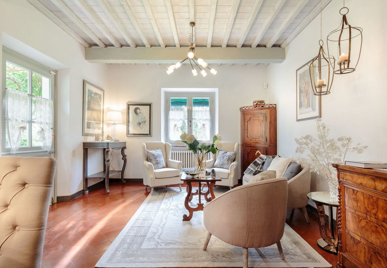 Villa a Lucca - VILLA D'AMICO, charming indulgence overlooking Lucca Town Centre