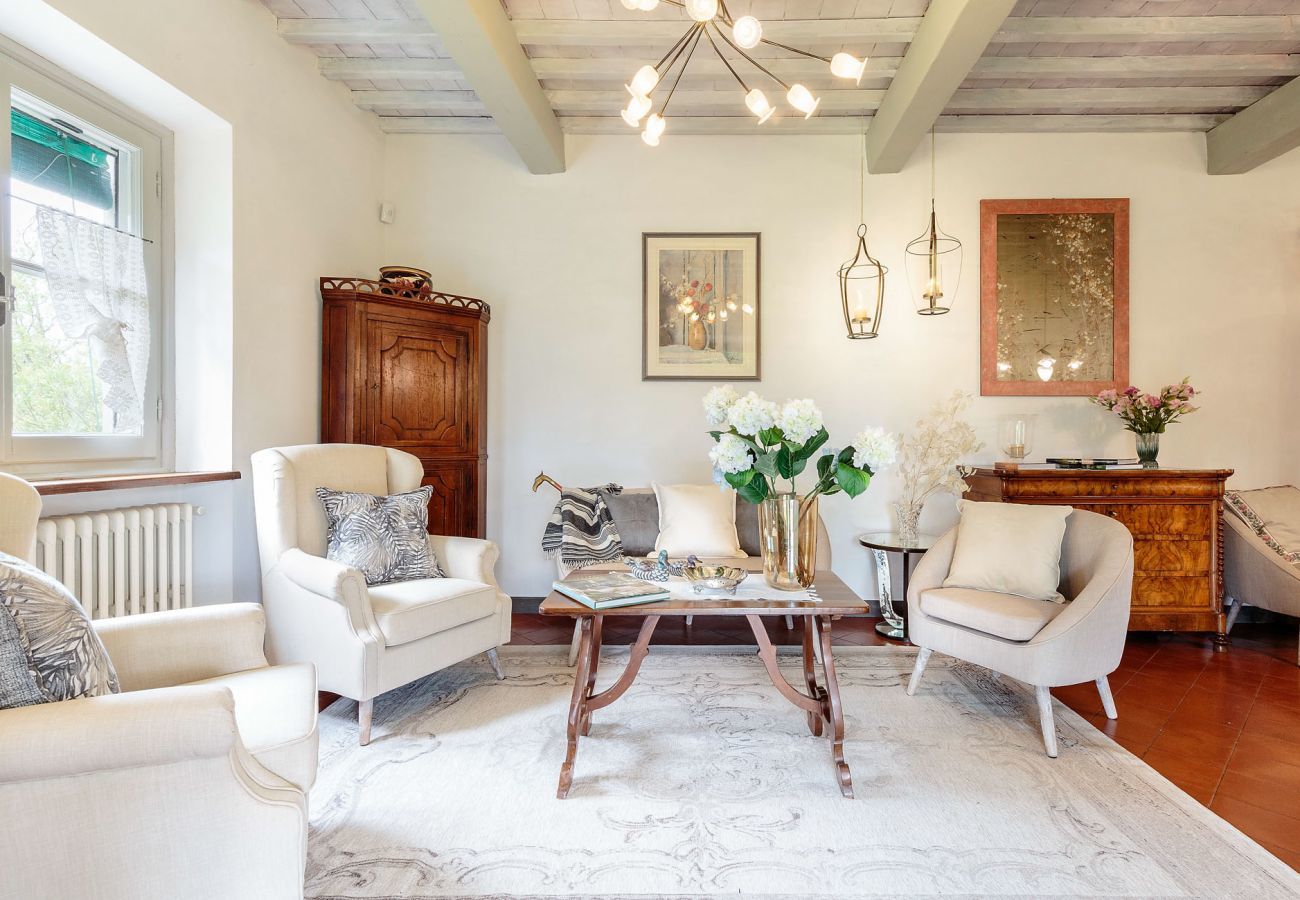 Villa a Lucca - VILLA D'AMICO, charming indulgence overlooking Lucca Town Centre