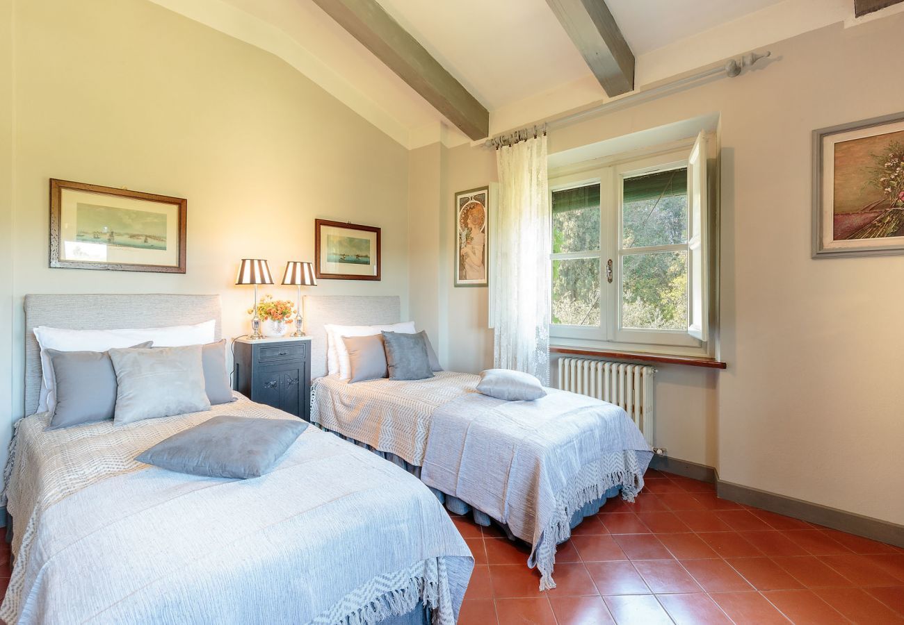 Villa a Lucca - VILLA D'AMICO, charming indulgence overlooking Lucca Town Centre