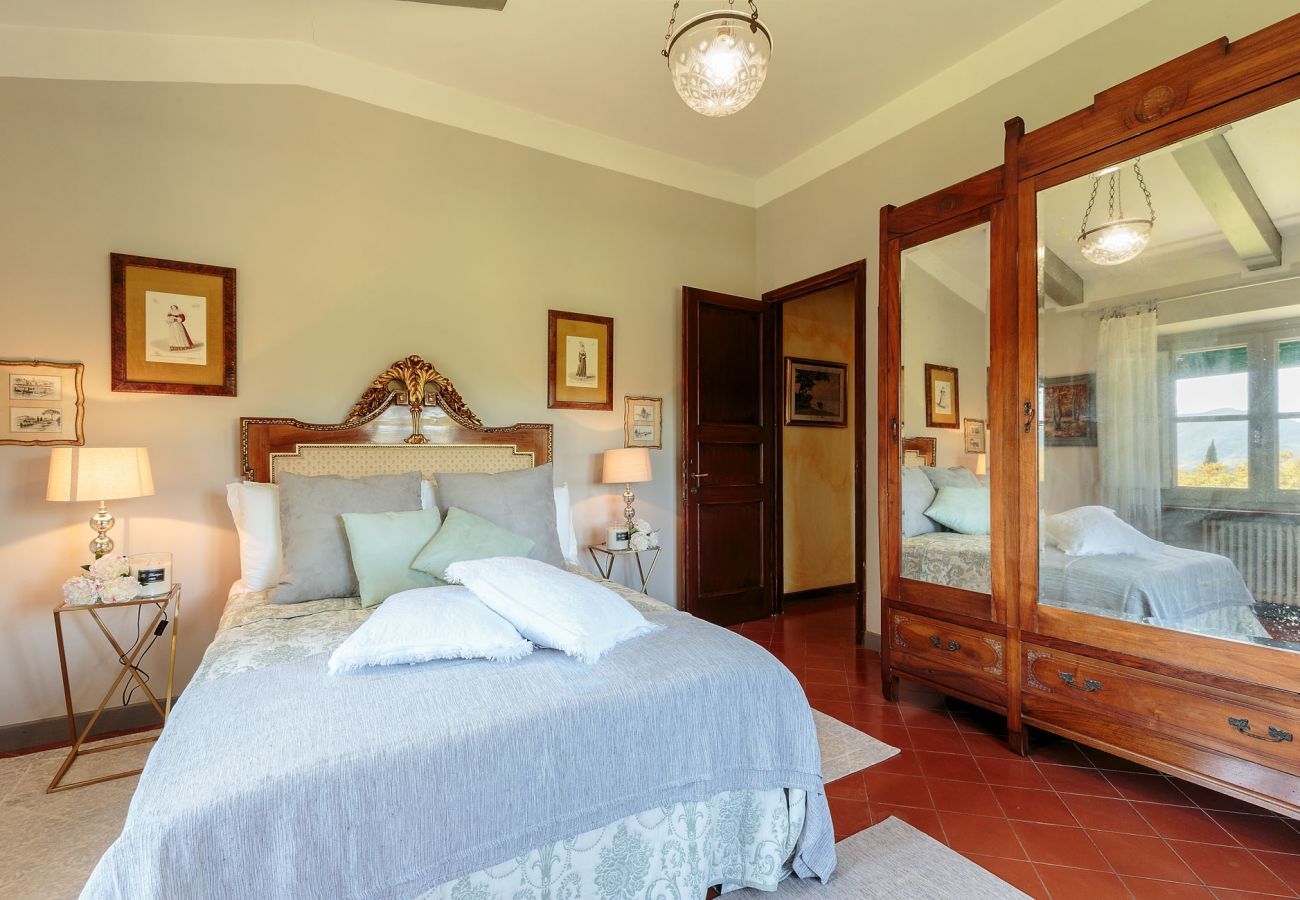 Villa a Lucca - VILLA D'AMICO, charming indulgence overlooking Lucca Town Centre