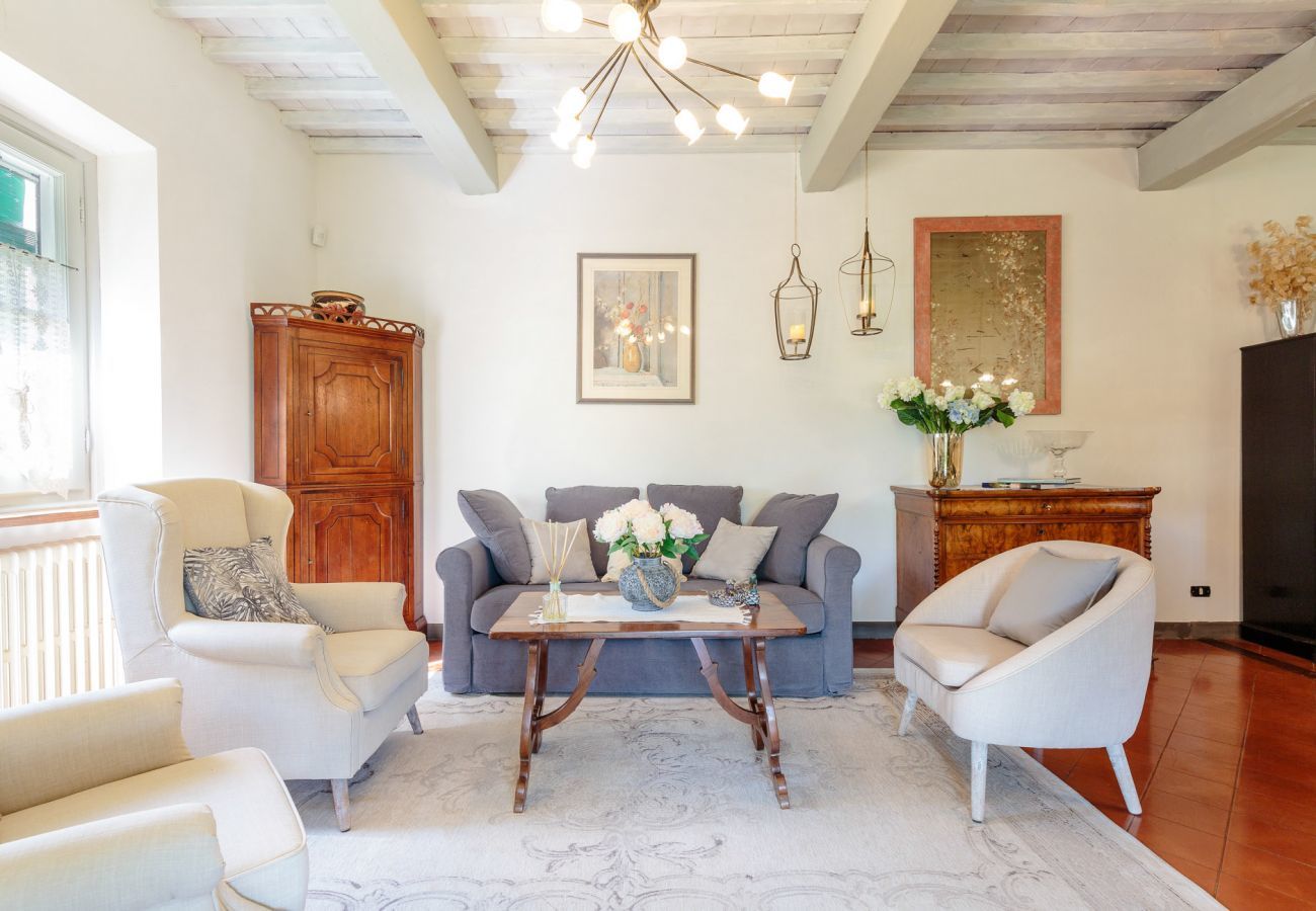 Villa a Lucca - VILLA D'AMICO, charming indulgence overlooking Lucca Town Centre