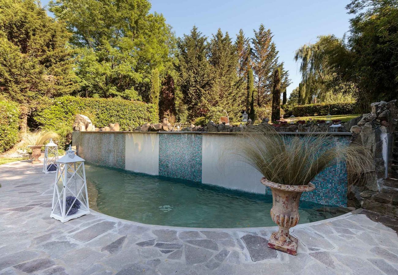 Villa a Orentano - 11 bedrooms Luxury Farmhouse, Private Pool, Jacuzzi, Private Tennis