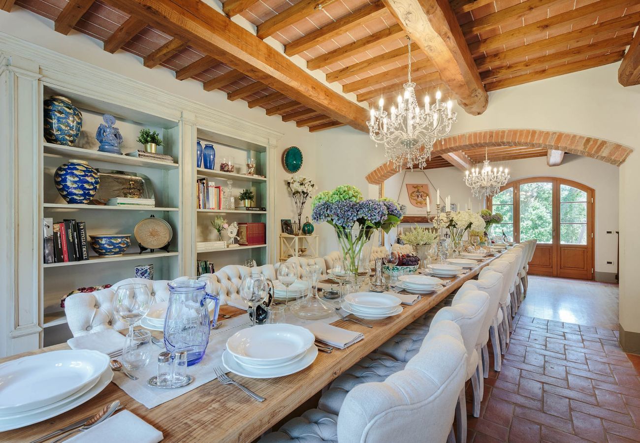 Villa a Orentano - 11 bedrooms Luxury Farmhouse, Private Pool, Jacuzzi, Private Tennis