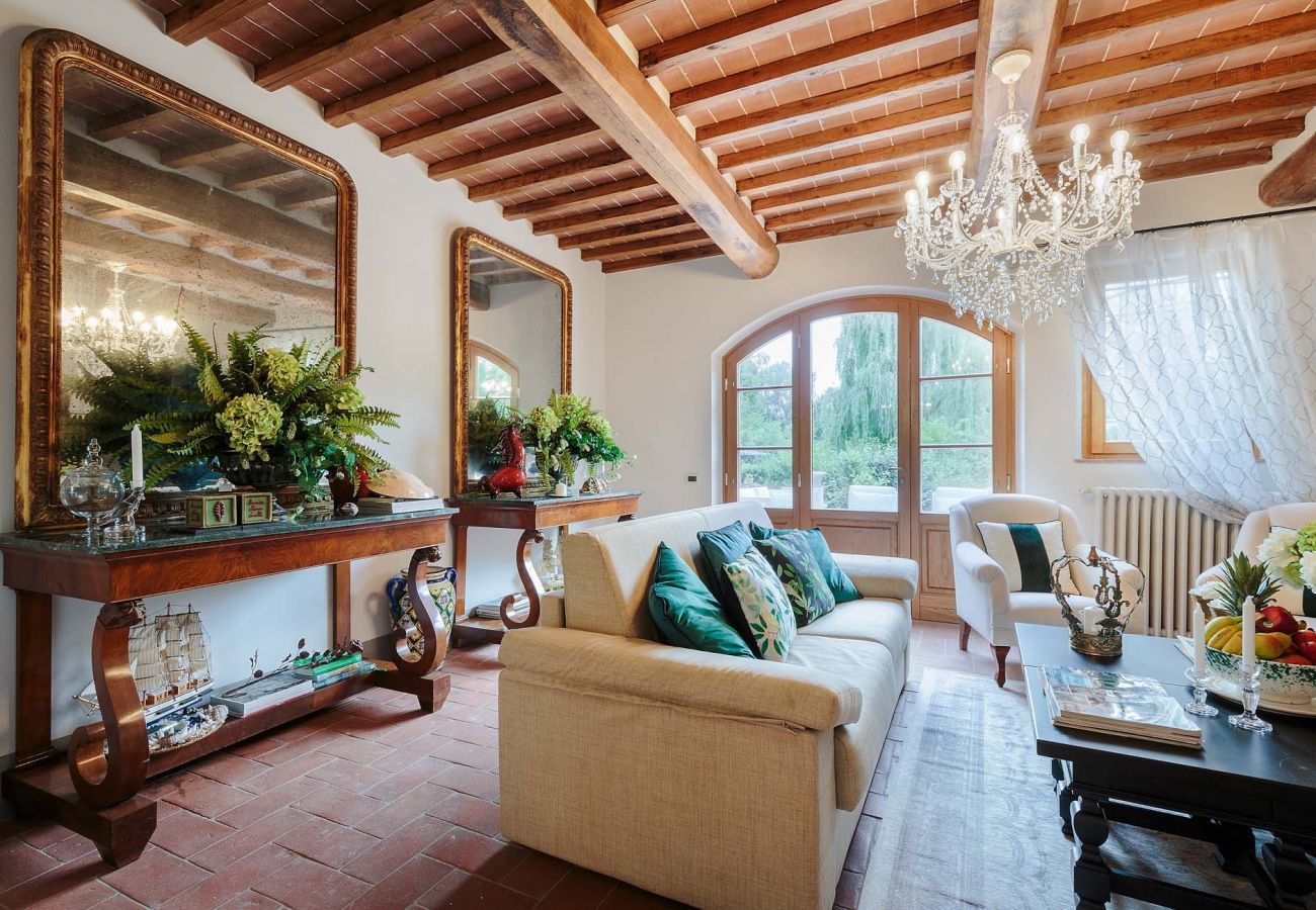 Villa a Orentano - 11 bedrooms Luxury Farmhouse, Private Pool, Jacuzzi, Private Tennis