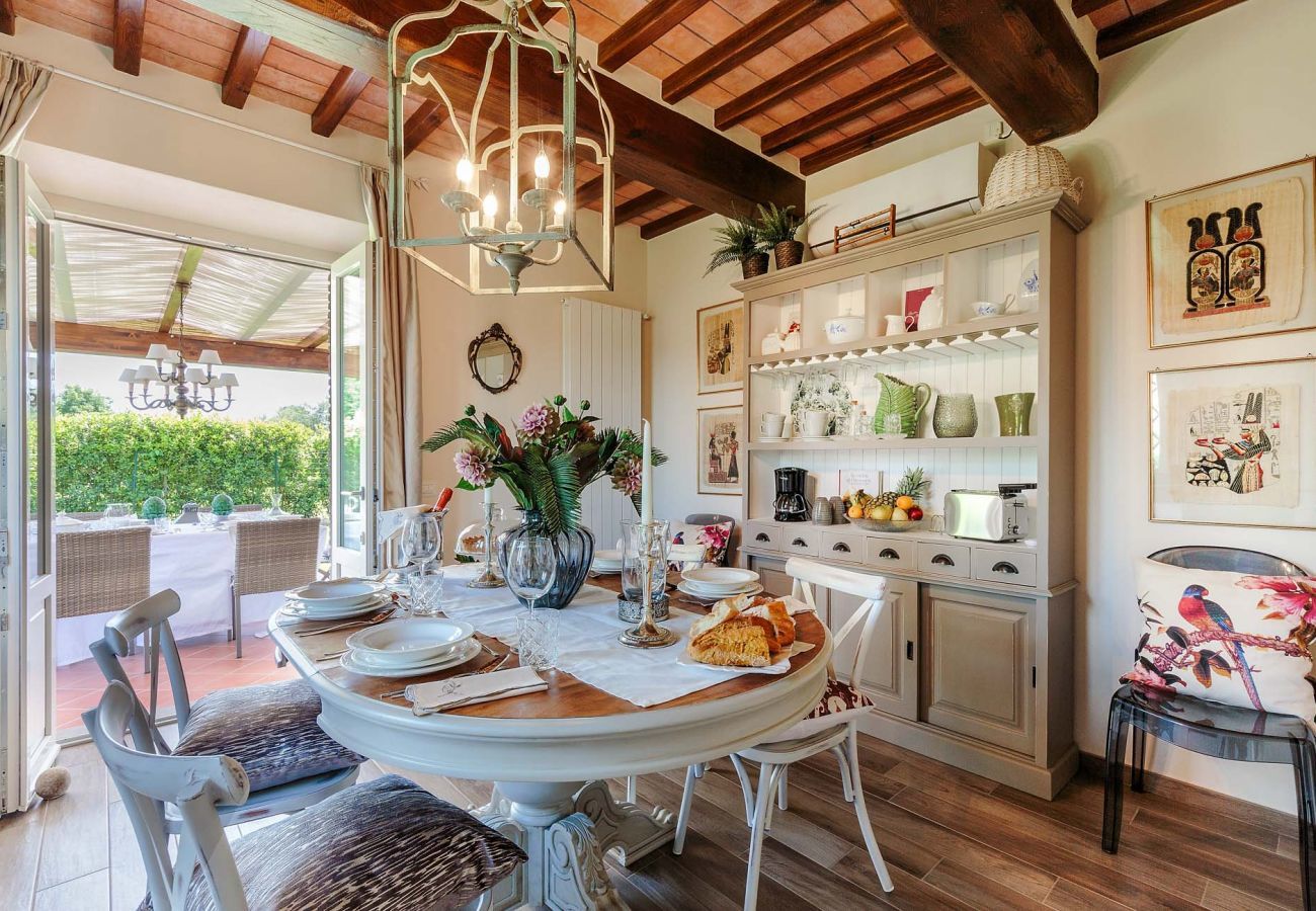 Villa a Capannori - VILLA PEMOLA a Luxury Farmhouse with Garden and bikes in Lucca Town