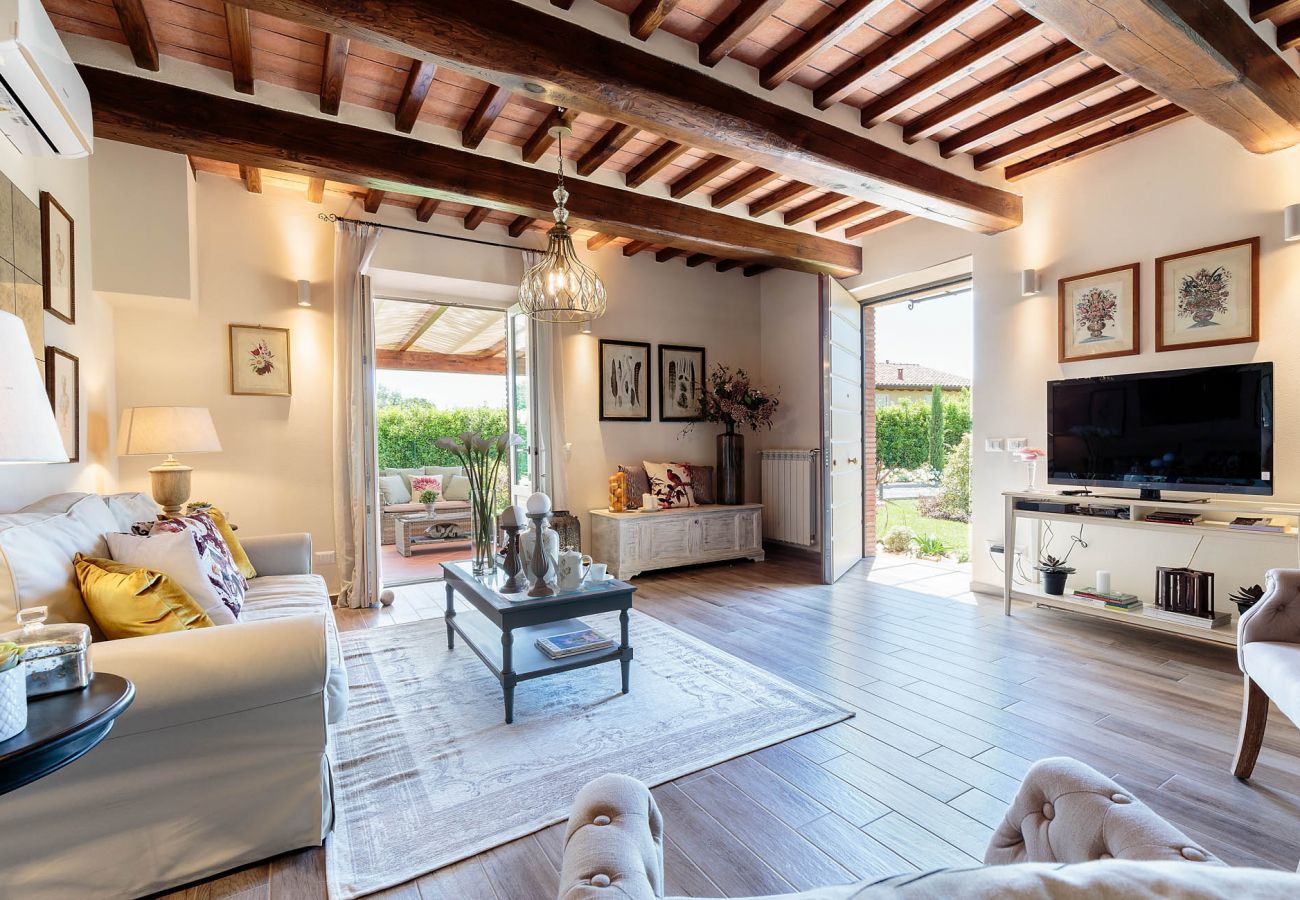 Villa a Capannori - VILLA PEMOLA a Luxury Farmhouse with Garden and bikes in Lucca Town