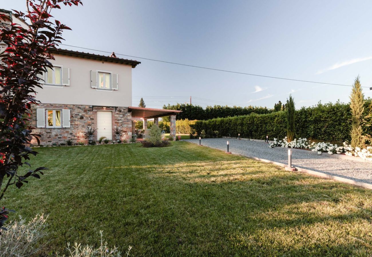 Villa a Capannori - VILLA PEMOLA a Luxury Farmhouse with Garden and bikes in Lucca Town