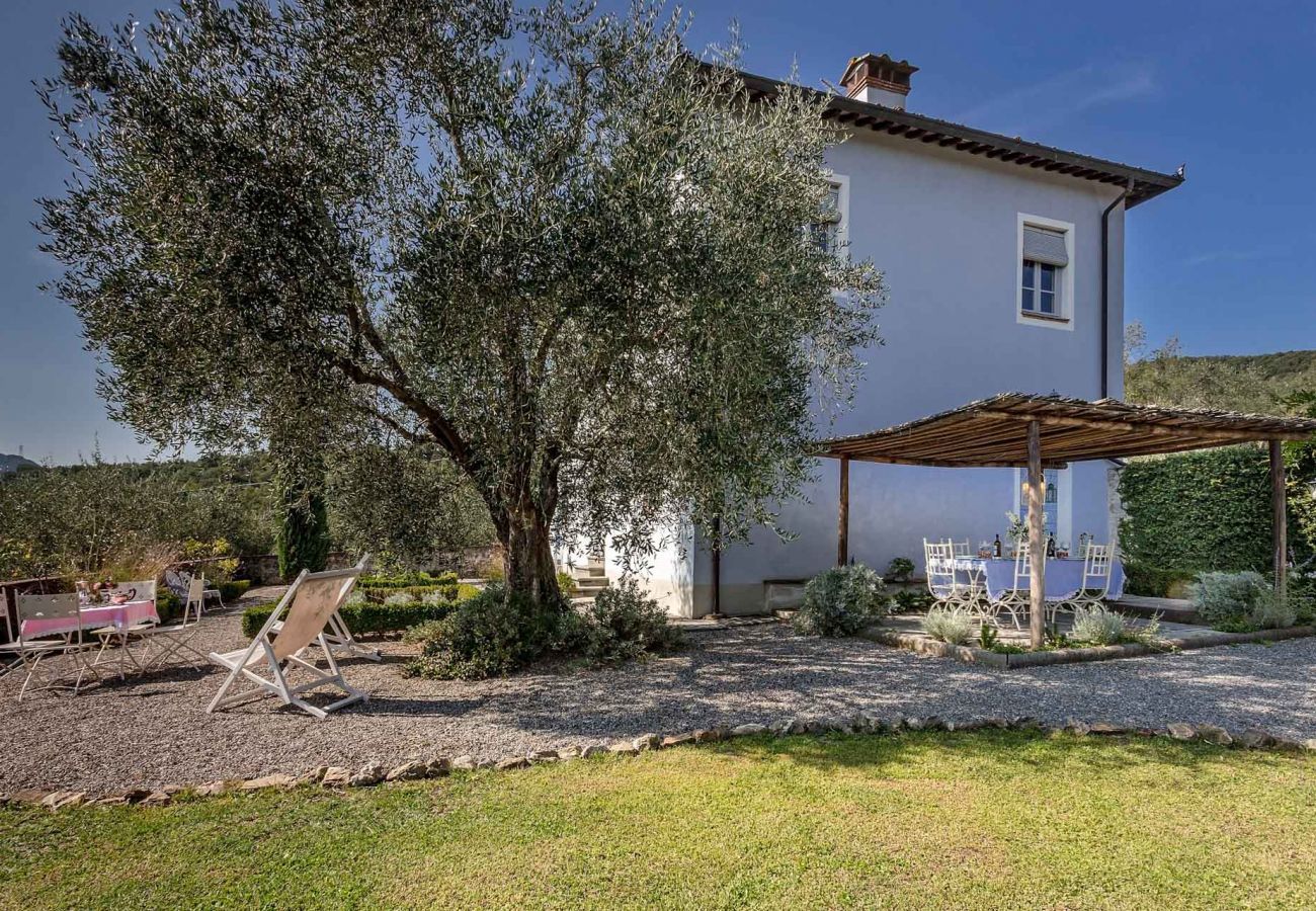 Villa a Lucca - VILLA QUERCIABELLA: Charm, Style and Pool on the Hills of Lucca