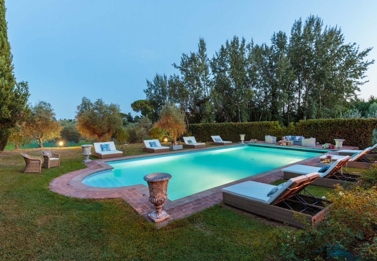 Villa a Lucca - RENAISSANCE WINERY VILLA AMONG THE VINEYARDS, 9 BEDROOMS, 7 BATHS, WIFI, AIR CON