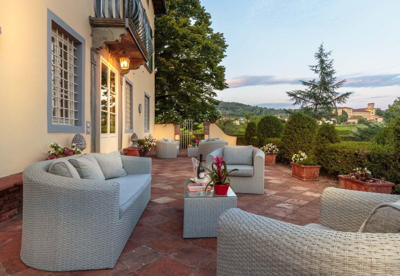 Villa a Lucca - RENAISSANCE WINERY VILLA AMONG THE VINEYARDS, 9 BEDROOMS, 7 BATHS, WIFI, AIR CON