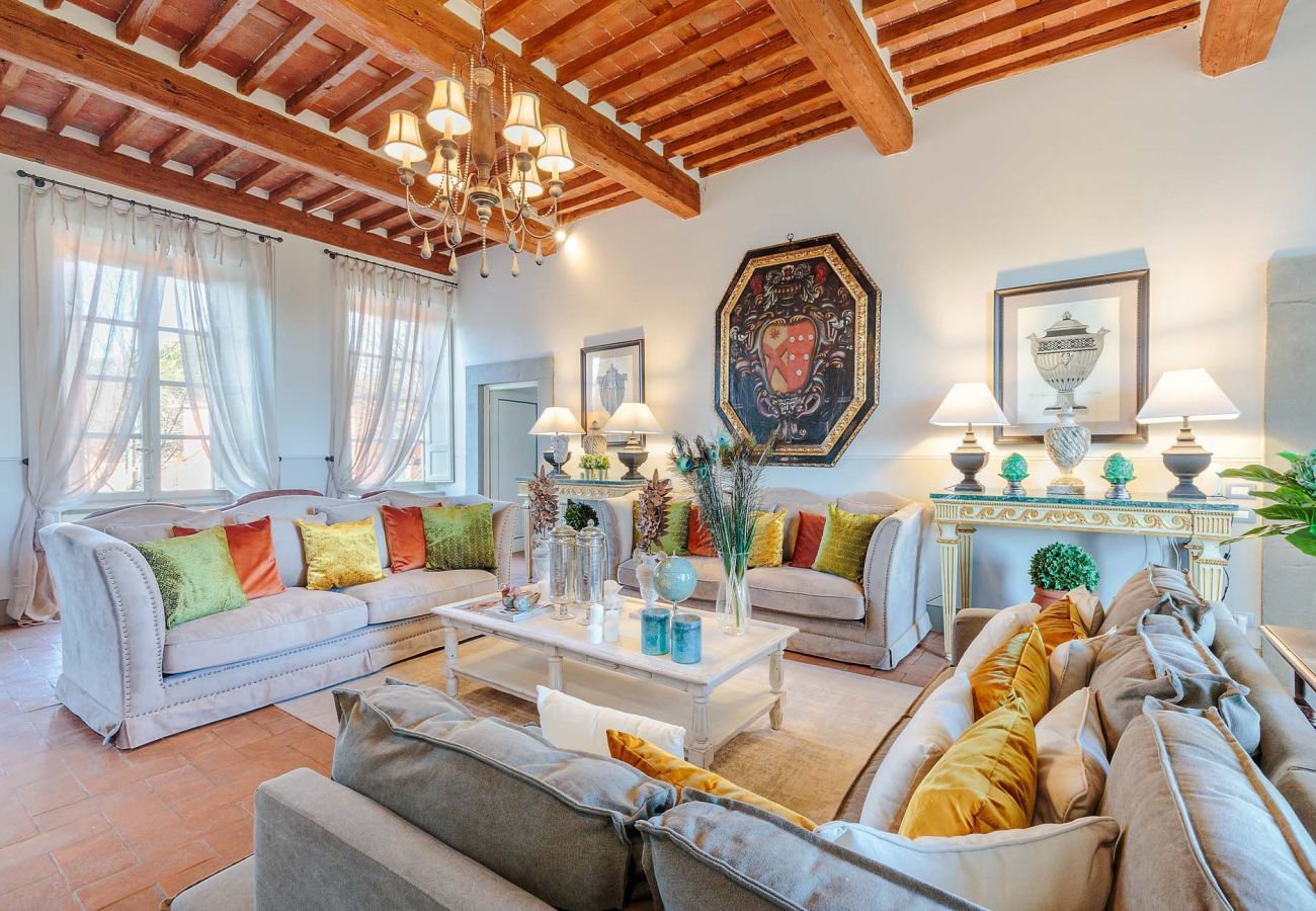 Villa a Lucca - RENAISSANCE WINERY VILLA AMONG THE VINEYARDS, 9 BEDROOMS, 7 BATHS, WIFI, AIR CON