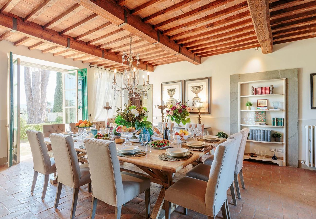 Villa a Lucca - RENAISSANCE WINERY VILLA AMONG THE VINEYARDS, 9 BEDROOMS, 7 BATHS, WIFI, AIR CON