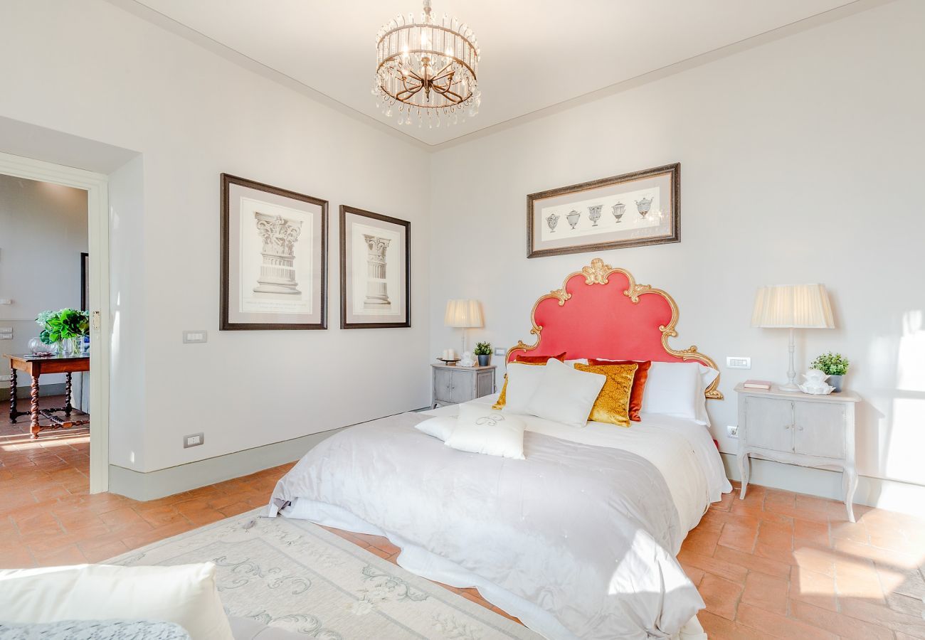 Villa a Lucca - RENAISSANCE WINERY VILLA AMONG THE VINEYARDS, 9 BEDROOMS, 7 BATHS, WIFI, AIR CON