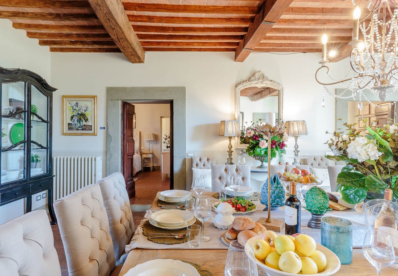 Villa a Lucca - RENAISSANCE WINERY VILLA AMONG THE VINEYARDS, 9 BEDROOMS, 7 BATHS, WIFI, AIR CON