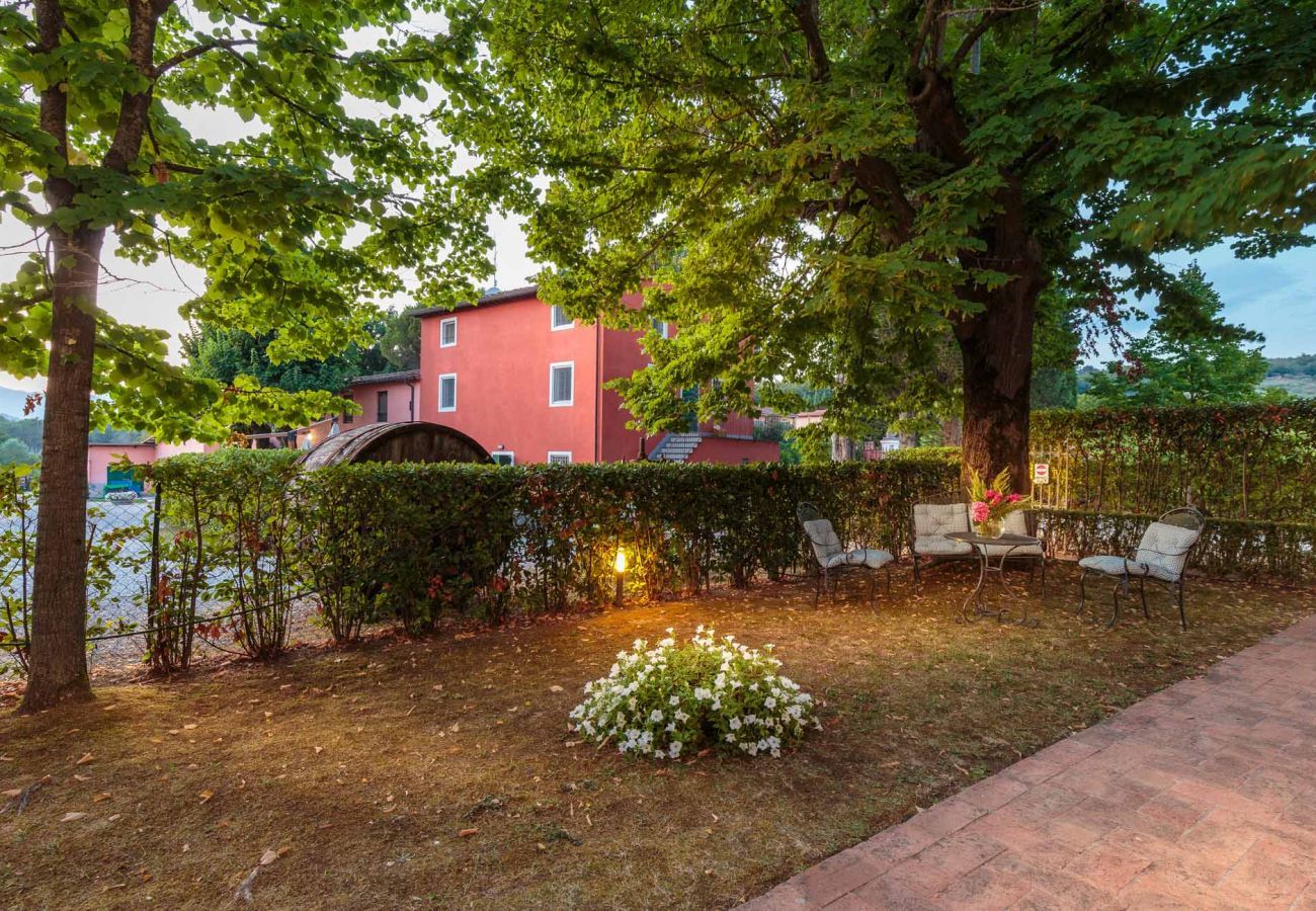 Villa a Lucca - RENAISSANCE WINERY VILLA AMONG THE VINEYARDS, 9 BEDROOMS, 7 BATHS, WIFI, AIR CON