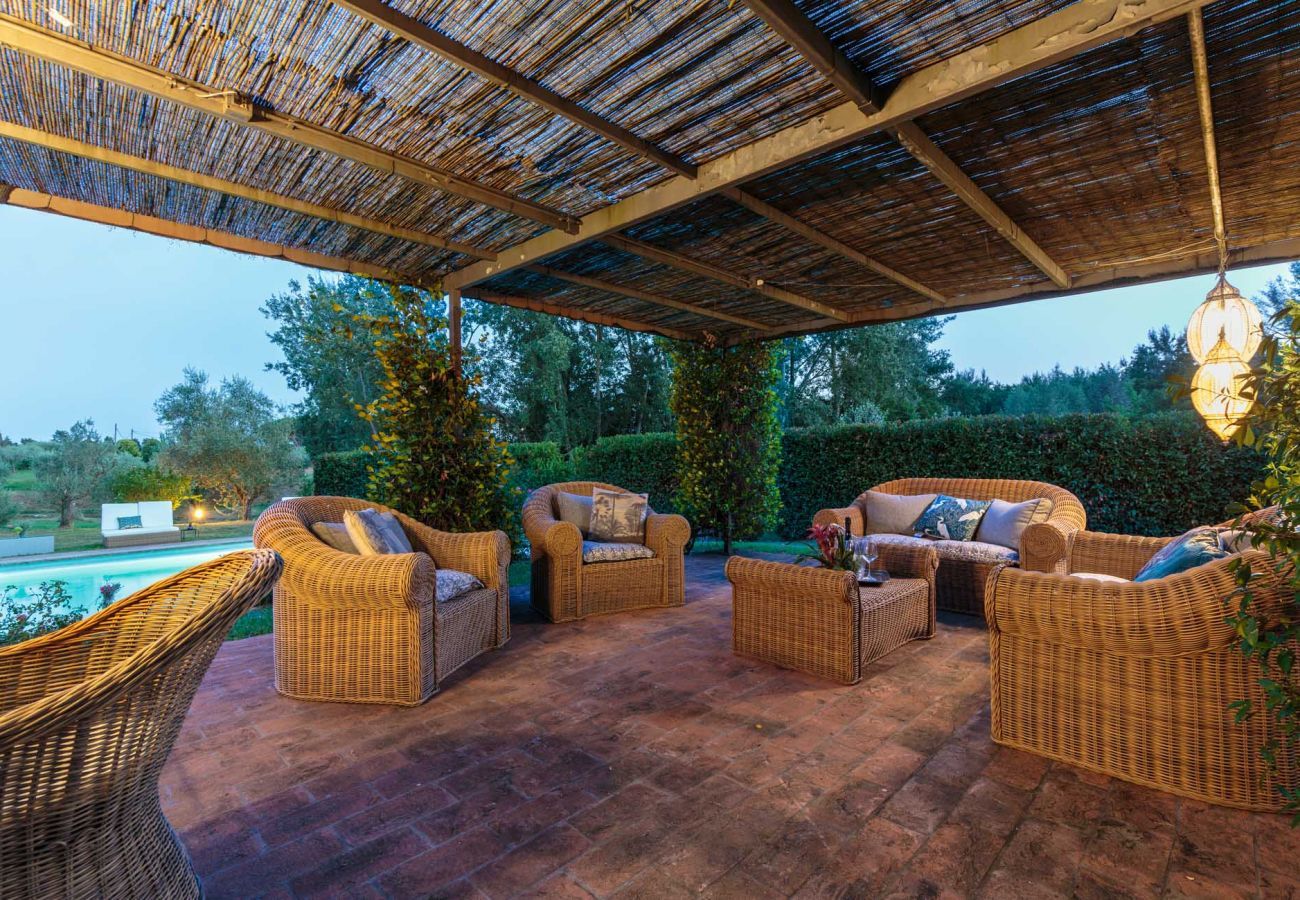 Villa a Lucca - RENAISSANCE WINERY VILLA AMONG THE VINEYARDS, 9 BEDROOMS, 7 BATHS, WIFI, AIR CON