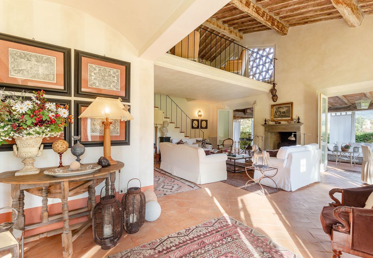 Villa a Camaiore - When creativity meets style in endless romanticism