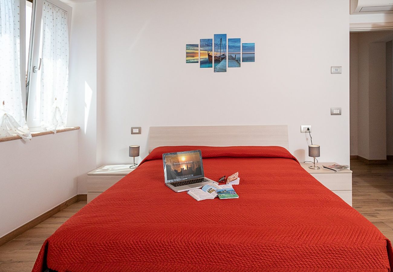 Casa a Bardolino - Regarda - romantico rustico Casa Rossa 1 con wifi, aria condizionata