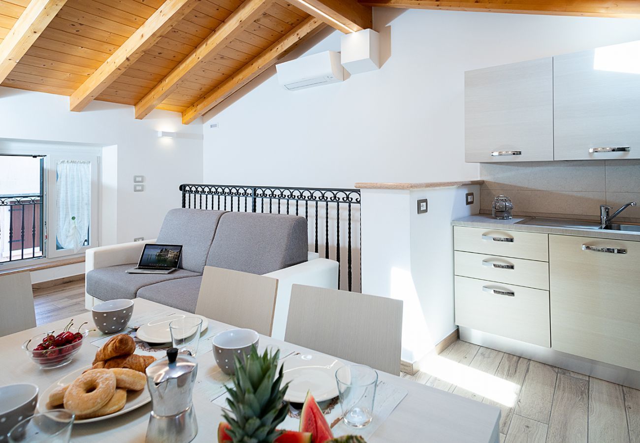 Casa a Bardolino - Regarda - romantico rustico Casa Rossa 2 con wifi e aria condizionata