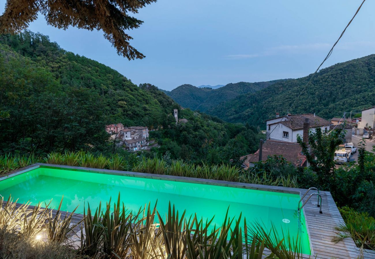 Villa a Pescaglia - PALAZZO GIUSTI: Understated Luxury with a Welcoming Ambience on the Hills of Lucca