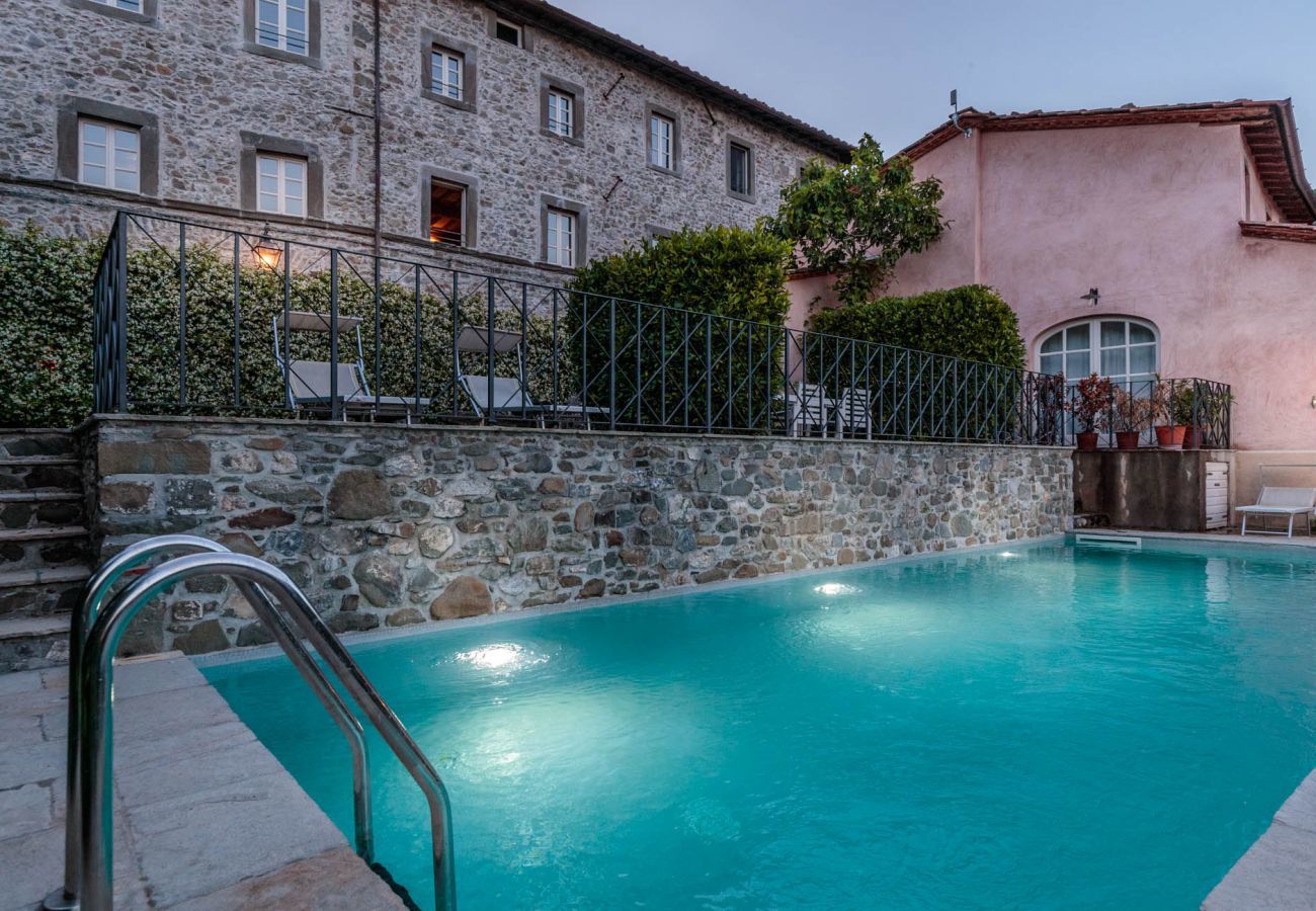 Villa a Pescaglia - PALAZZO GIUSTI: Understated Luxury with a Welcoming Ambience on the Hills of Lucca