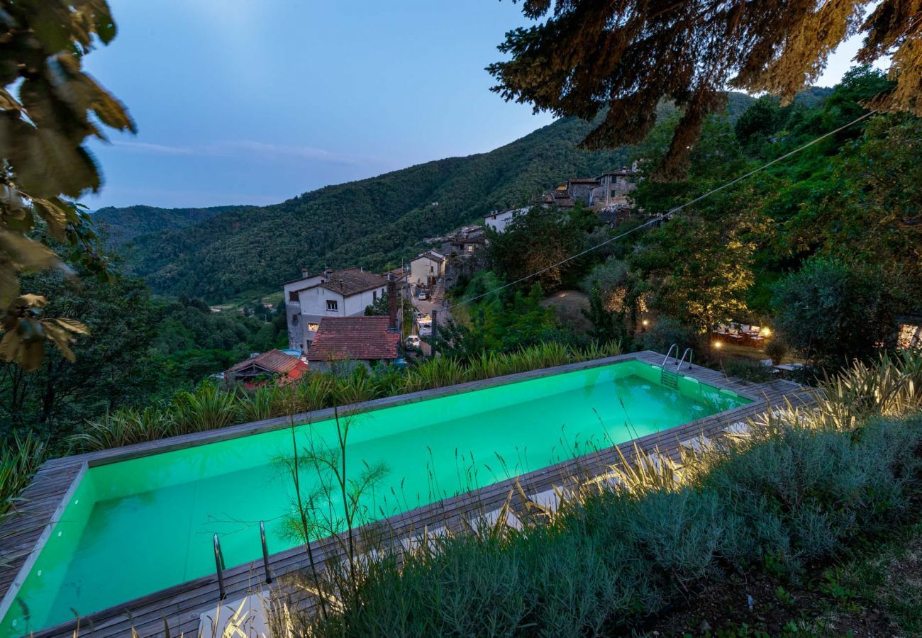 Villa a Pescaglia - PALAZZO GIUSTI: Understated Luxury with a Welcoming Ambience on the Hills of Lucca