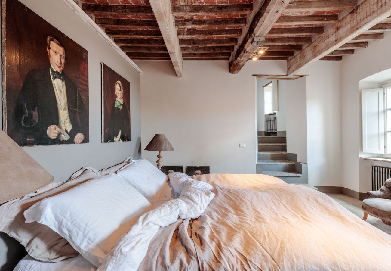 Villa a Pescaglia - PALAZZO GIUSTI: Understated Luxury with a Welcoming Ambience on the Hills of Lucca