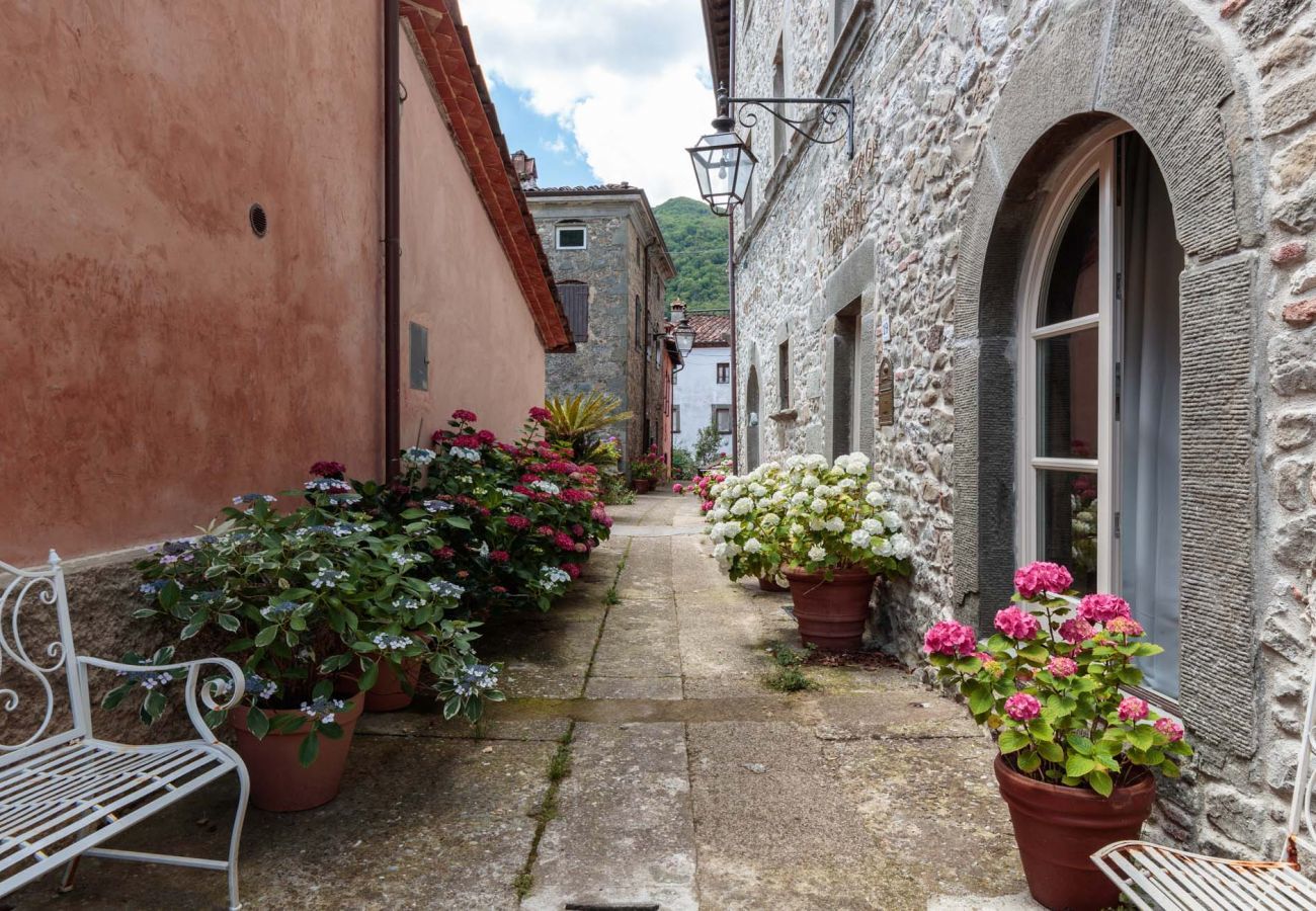 Villa a Pescaglia - Palazzo Giusti