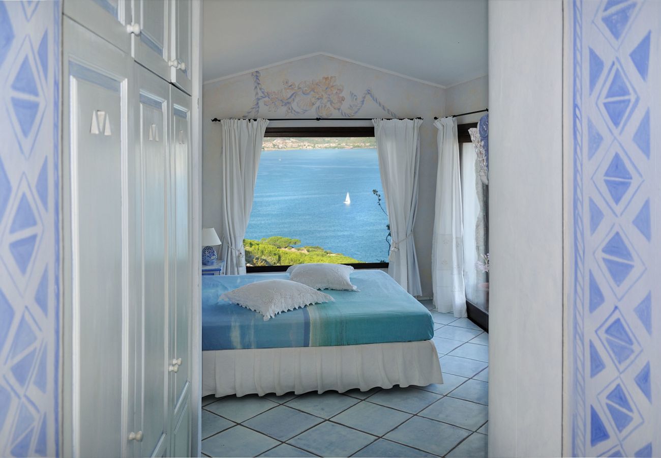 Villa a Baia Sardinia - Villa Quercia - villa con parco, piscina e vista panoramica | Klodge