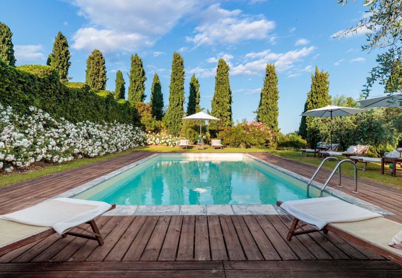 Villa a Capannori - VILLA IL TINAIO Romantic Secluded Farmhouse with Private Pool