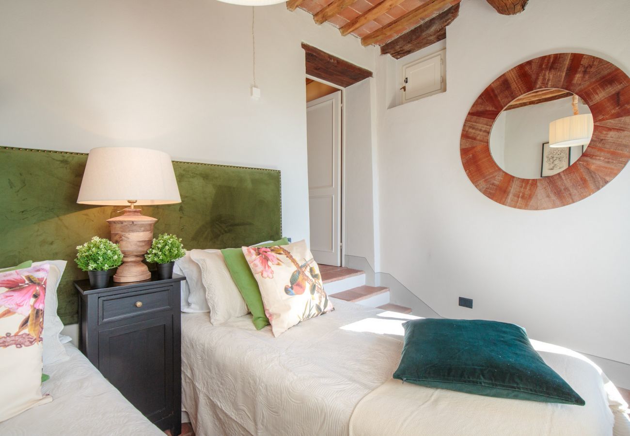 Villa a Capannori - VILLA IL TINAIO Romantic Secluded Farmhouse with Private Pool