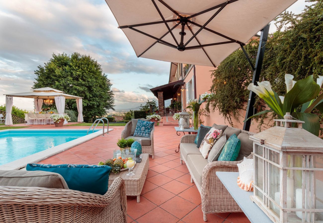 Villa a Segromigno in Monte - VILLA DANA, 4 bedrooms 4 bathrooms Retreat Villa with Private Swimming Pool and SPA