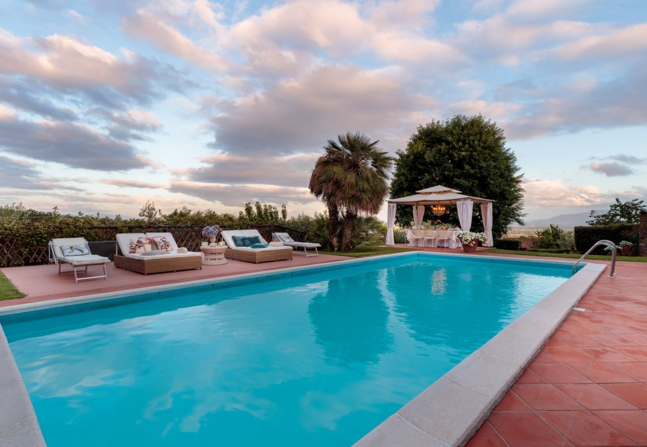 Villa a Segromigno in Monte - VILLA DANA, 4 bedrooms 4 bathrooms Retreat Villa with Private Swimming Pool and SPA