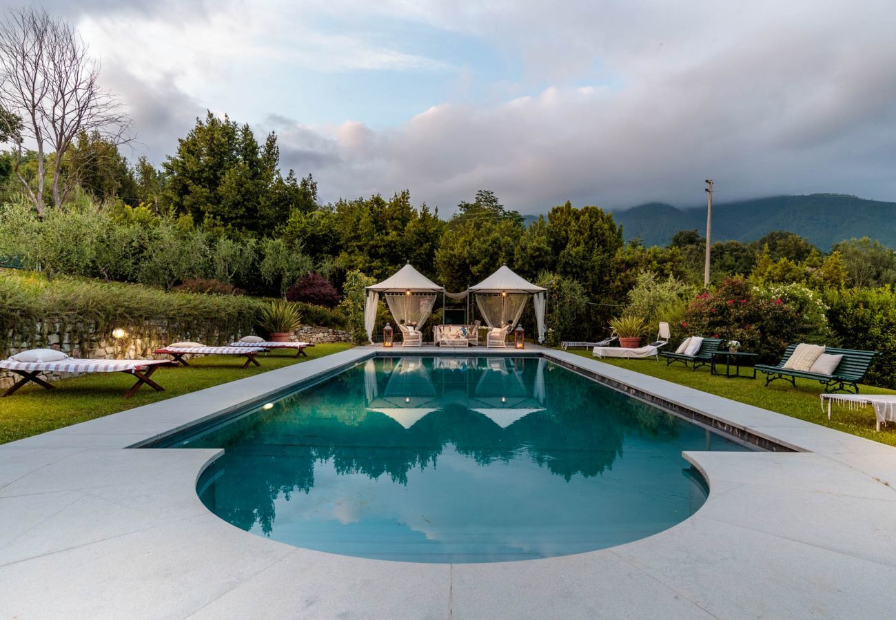 Villa a Capannori - VILLA MARCELLA an Happy Retreat with Magnificent Pool in Marlia by Lucca